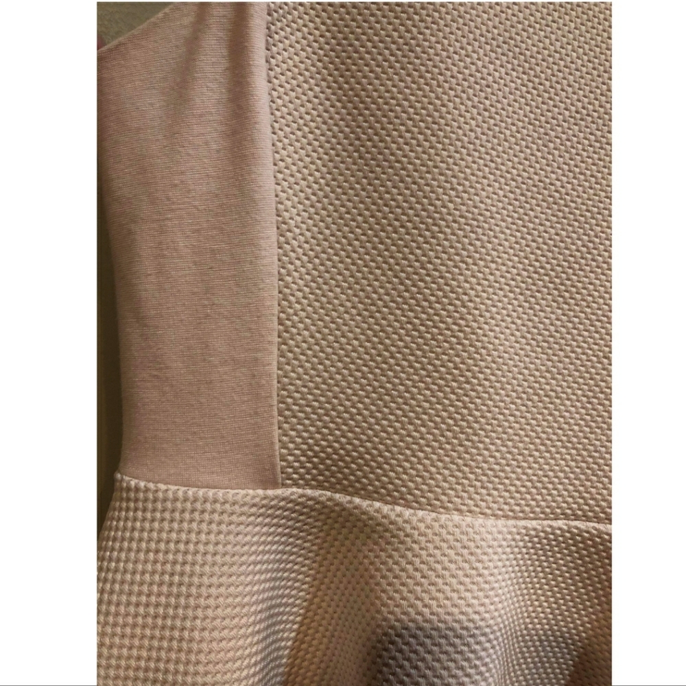H&M Peplum Style Top - Picture 6 of 9